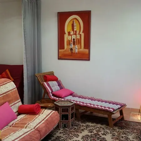 Oda ve Kahvaltı Chambre Avec Jardin Pierre Curie 3*